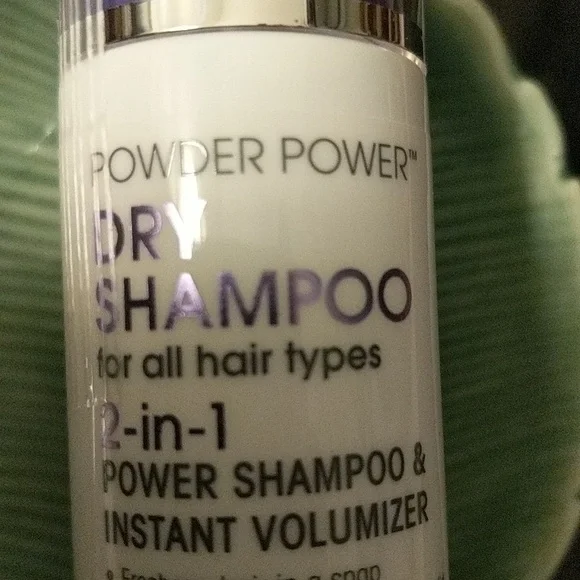 Dry Shampoo for all hair types - Picture 2 of 3
